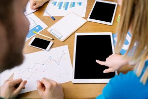 انتخاب بهترین استراتژی بازاریابی تلفنی یا حضوری